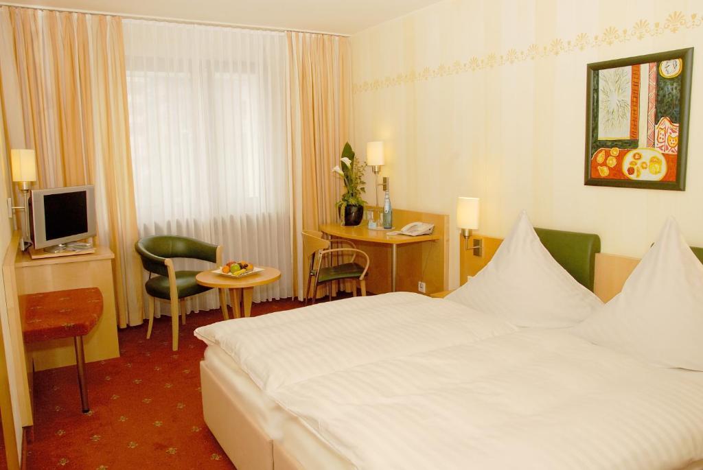 Hotel Graf Offenbach am Main Ruang foto